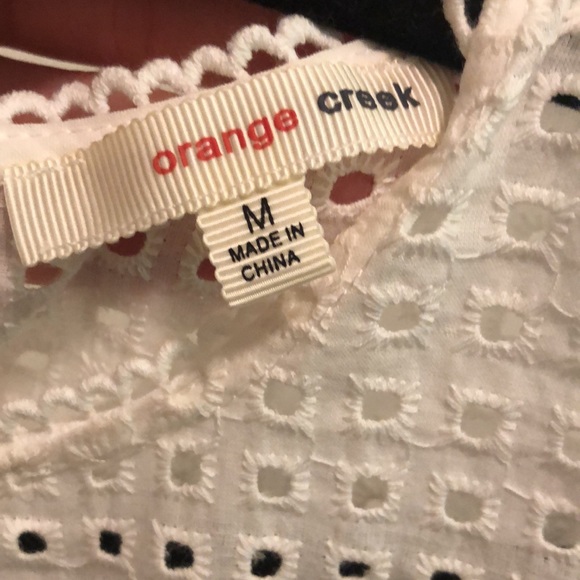 Woman’s orange creek top - Picture 2 of 2